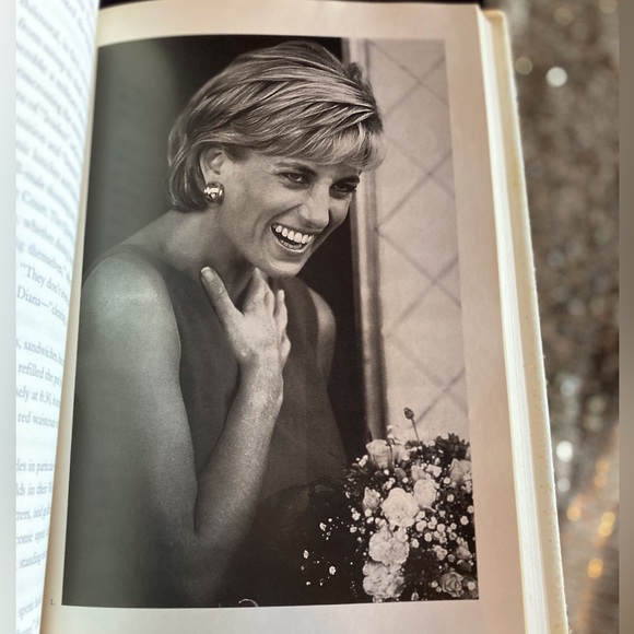 The Day Diana Died by Christian Andersen - Picture 5 of 7